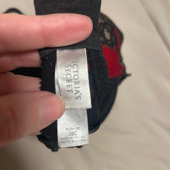 Victoria’s Secret bra - Picture 2 of 2